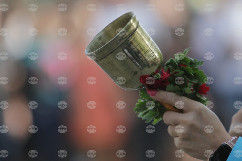 Association of bulgarian folklore ensembles abroad backs two chicago schools deprived of bulgarian state funding 2025 | french national centre 2026 world news from bulgaria - balgarianovinite. Com Association of bulgarian folklore ensembles abroad backs two chicago schools deprived of bulgarian state funding 2025