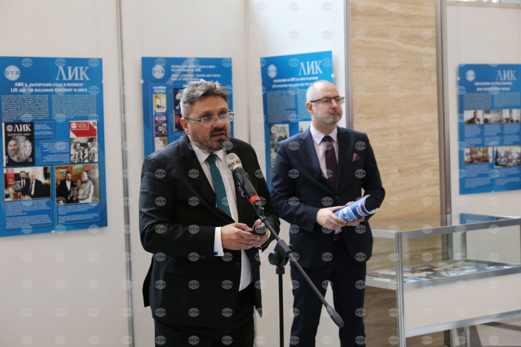 Bta director general attends opening of exhibition marking lik magazine's 60th anniversary 2025