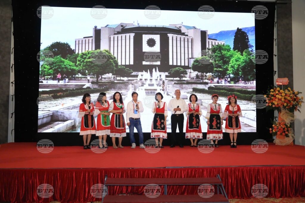Bulgaria and vietnam mark 75 years of diplomatic relations in hanoi 2025