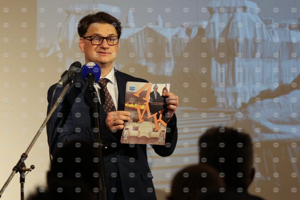 Culture minister bachev marks christo and jeanne-claude anniversaries in berlin 2025