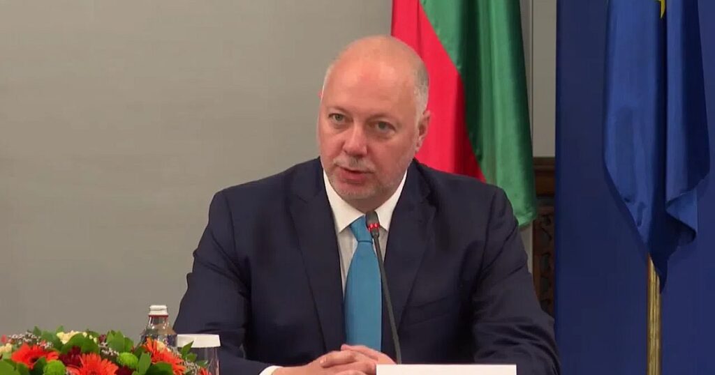 Кабинетът "Желязков" подаде оставка 2025