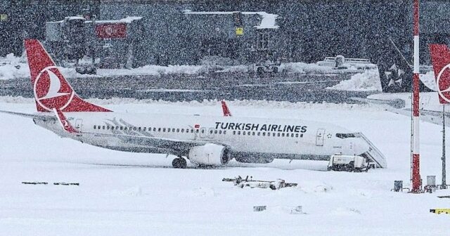 Люта зима скова Турция Люта зима скова Турция. Отменят десетки полети 2025
