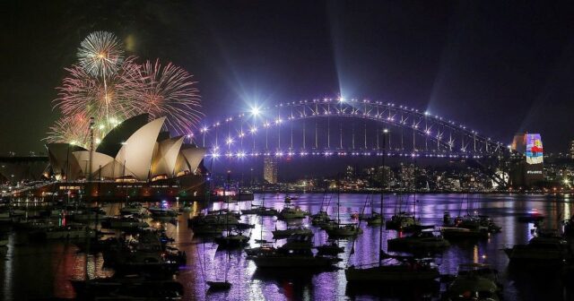 Новата година дойде. Кой вече празнува 2025