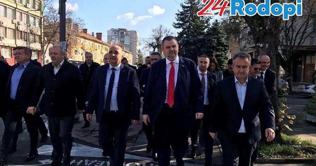 Пеевски пристигна в Кърджали. Срещна се с актива на партията 2025