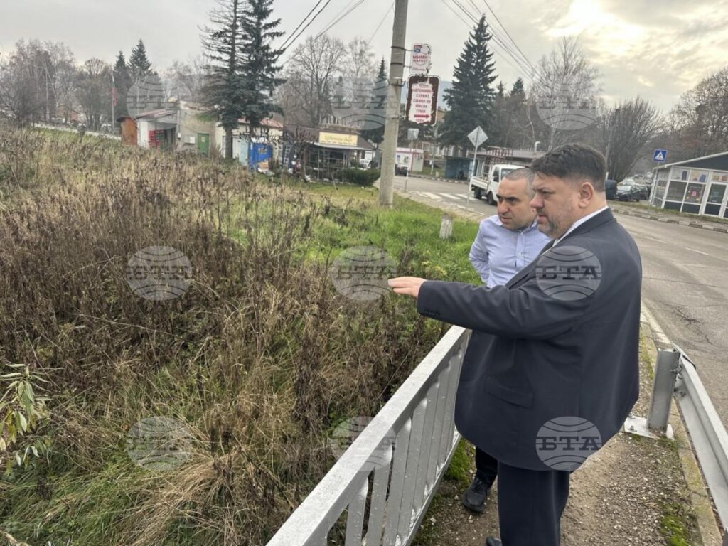 Deputy pm zafirov inspects high-risk river sections in pernik region 2025