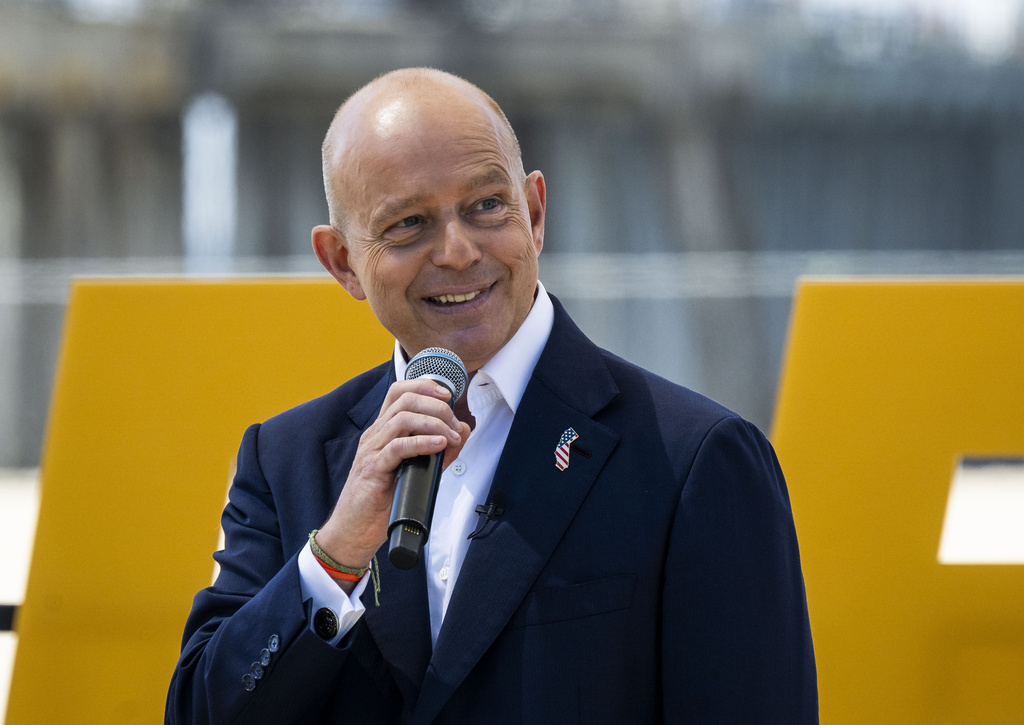 Author and former fox news host steve hilton announced his run for california governor, as a republican to replace democrat gavin newsom, during an event in huntington beach, calif. , tuesday, april 22, 2025.