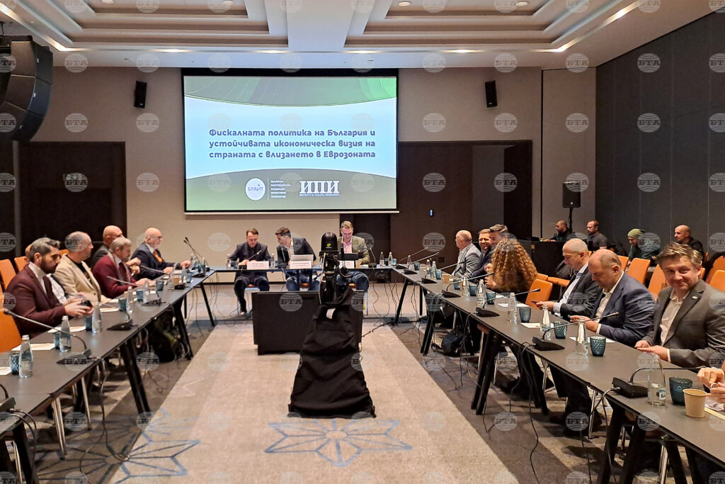 Experts call for clear fiscal direction, stronger business role at sofia forum 2025