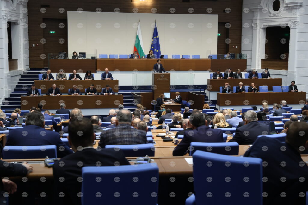 Mps debate no-confidence motion against zhelyazkov cabinet 2025