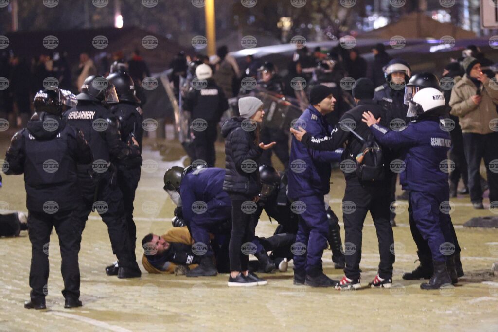 Over ten arrested after masked men clash with police in central sofia amid large protest 2025 | french national centre 2026 world news from bulgaria - balgarianovinite. Com Over ten arrested after masked men clash with police in central sofia amid large protest 2025