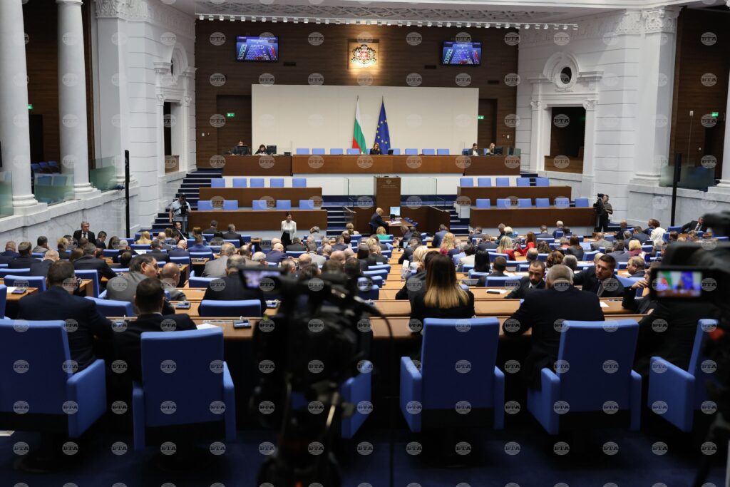 Parliament to hold hearing of interior minister about police actions during monday protest 2025