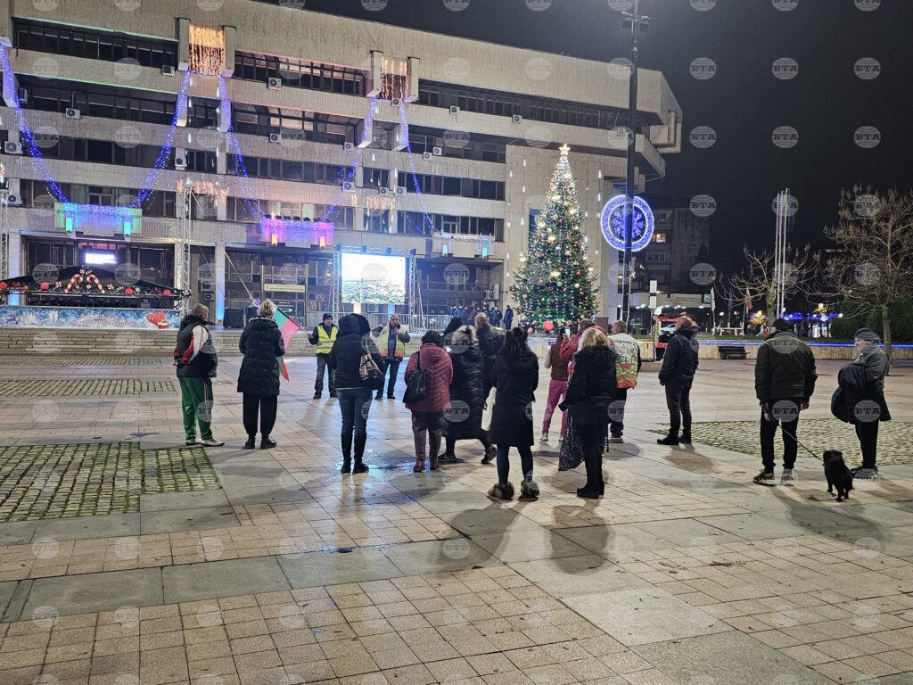 Protesters in ruse rally against euro adoption, demand cabinet resignation 2025