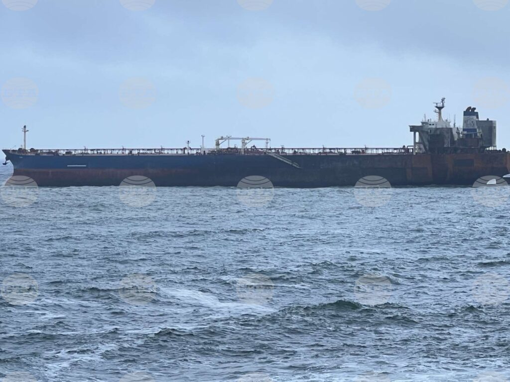 Three Members of Stranded Foreign Tanker's Crew Evacuated off Coast of Ahtopol 2025
