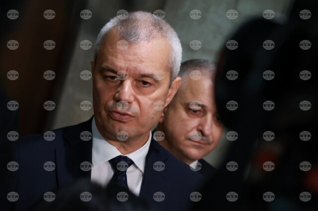 Vazrazhdane Leader Turns to Iconic Poem in Night of Anti-Establishment Demonstration 2025