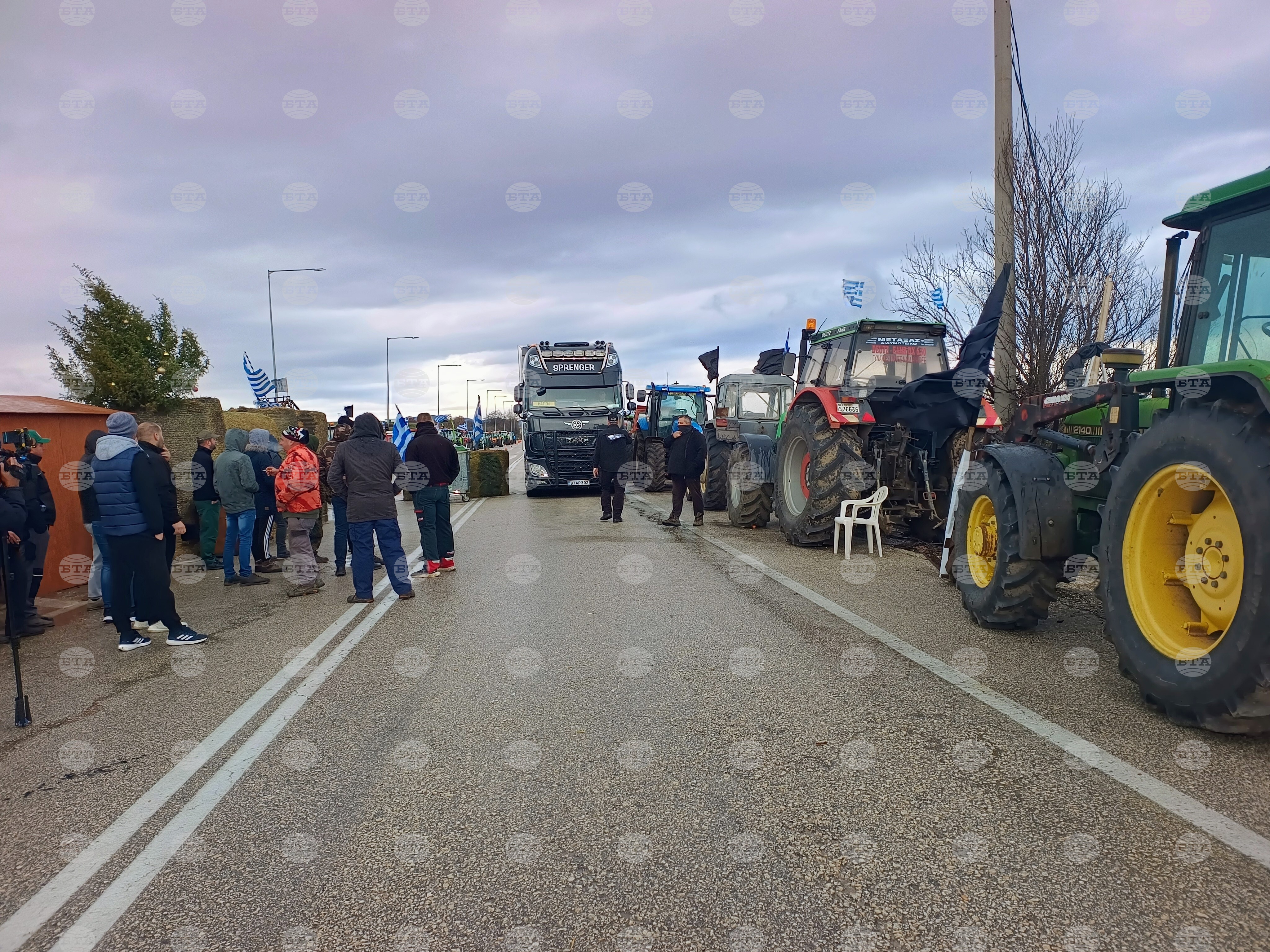 Border crossing border traffic disruptions possible due to strike action in greece 2026 2026 world news from bulgaria balgarianovinite. Com balgarianovinite. Com due to ongoing roadblocks by protesting greek farmers, border traffic between bulgaria and... Border traffic disruptions possible due to strike action in greece 2026 balgarianovinite. Com 2026-01-09 08:03:00 border crossing border traffic disruptions possible due to strike action in greece 2026 investigative journalism and investigative reporting news agency burgas bulgaria