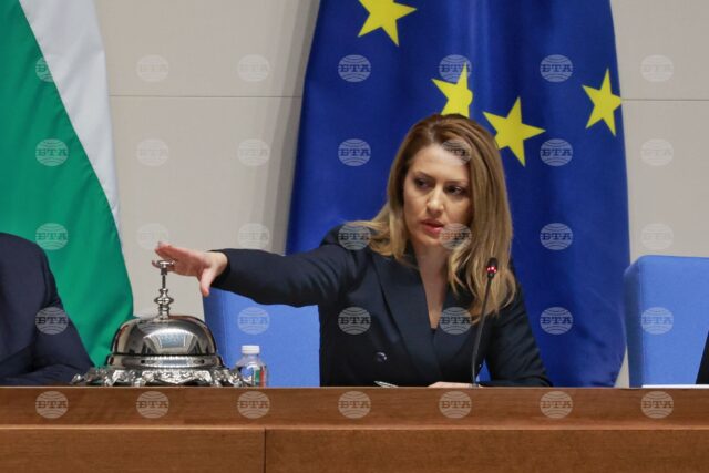 Parliament Chair Nazaryan Calls for Constructive, Diligent Approach at Start of New Plenary Session 2026