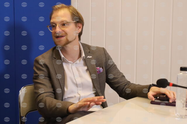 Product Manager Compares Eurozone to Lens that Reveals Positives and Negatives 2026