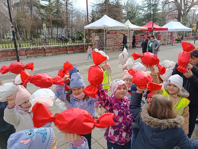 Децата от зорница detsata zornitsa verni priyateli baba marta 20 2 2026 новините от българия за трета поредна година децата от дг „зорница“ се включиха в инициативата на община плевен „приятели на баба... Децата от дг „зорница“ са верни приятели на баба марта 2026 българия новините balgarianovinite. Com 2026-02-24 11:33:37 децата от зорница децата от дг „зорница“ са верни приятели на баба марта 2026 информационна агенция за разследваща журналистика и разследващ репортаж бургас, българия