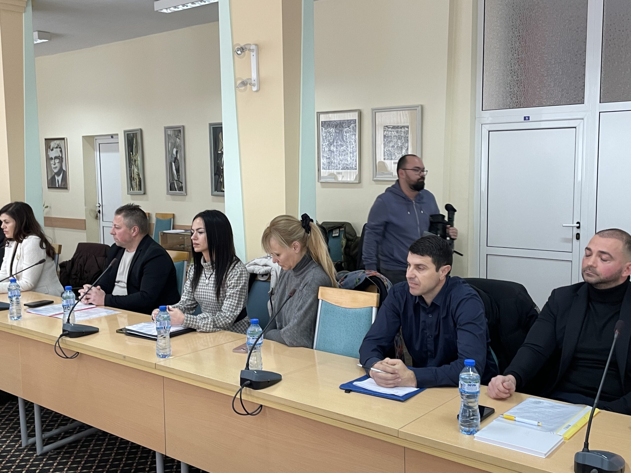 Рик сливен dve kandidaturite predsedatel rik sliven 2026 2 2026 новините от българия политическите сили в сливен договориха заместник-председателите на районната избирателна комисия (рик) – сливен на... Две са кандидатурите за председател на рик – сливен 2026 българия новините balgarianovinite. Com 2026-02-22 12:11:11 рик сливен две са кандидатурите за председател на рик – сливен 2026 информационна агенция за разследваща журналистика и разследващ репортаж бургас, българия