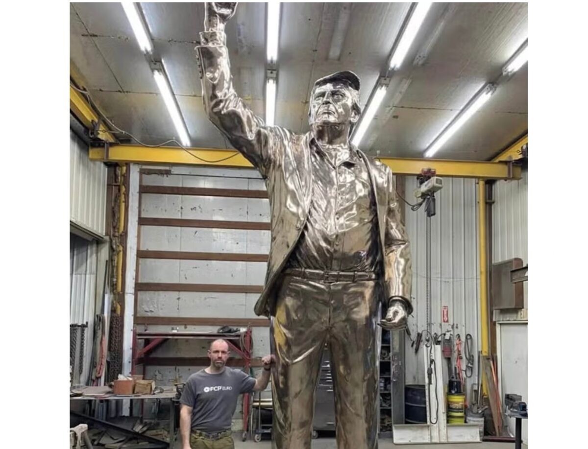 Greet world leaders giant golden trump statue greet world leaders 2026 world news from bulgaria balgarianovinite. Com balgarianovinite. Com (instagram/alan cottrill)
a giant bronze statue of president donald trump covered in pure gold... Giant golden trump statue to greet world leaders at g20 — erected by crypto bros 2026 balgarianovinite. Com 2026-02-07 21:42:31 greet world leaders giant golden trump statue to greet world leaders at g20 — erected by crypto bros 2026 investigative journalism and investigative reporting news agency burgas bulgaria