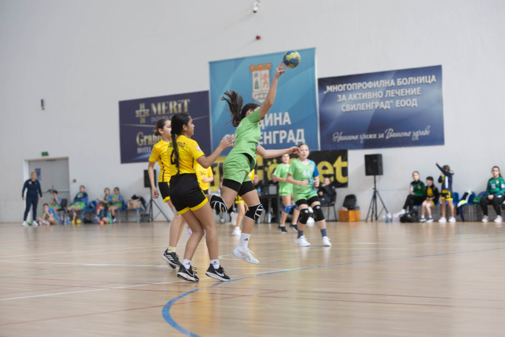 Хандбалистки на свиленград godishnite handbalistki svilengrad napraviha p 20 2026 новините от българия жените домакинстват на академик – пу от 15:00 часа в спортната зала на свиленград се проведе турнир по хандбал за... 11-годишните хандбалистки на свиленград направиха победа и загуба /снимки/ 2026 българия новините balgarianovinite. Com 2026-02-15 15:00:49 хандбалистки на свиленград 11-годишните хандбалистки на свиленград направиха победа и загуба /снимки/ 2026 информационна агенция за разследваща журналистика и разследващ репортаж бургас, българия