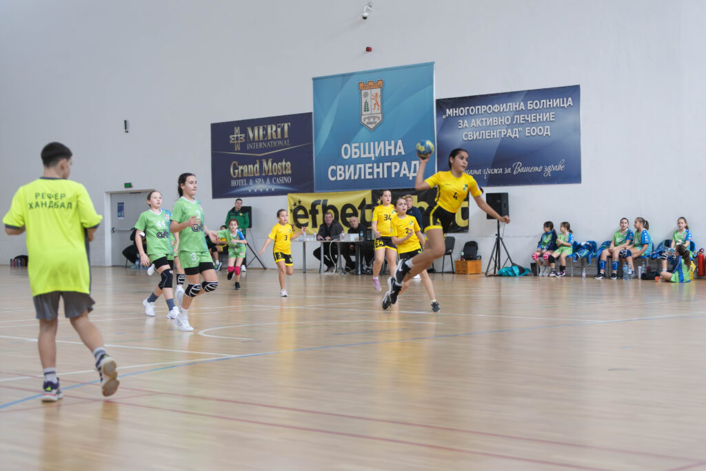 Хандбалистки на свиленград godishnite handbalistki svilengrad napraviha p 29 2026 новините от българия жените домакинстват на академик – пу от 15:00 часа в спортната зала на свиленград се проведе турнир по хандбал за... 11-годишните хандбалистки на свиленград направиха победа и загуба /снимки/ 2026 българия новините balgarianovinite. Com 2026-02-15 15:00:49 хандбалистки на свиленград 11-годишните хандбалистки на свиленград направиха победа и загуба /снимки/ 2026 информационна агенция за разследваща журналистика и разследващ репортаж бургас, българия