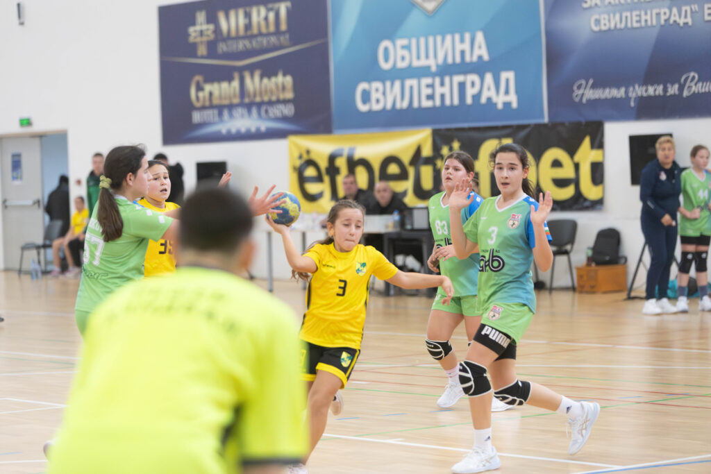 Хандбалистки на свиленград godishnite handbalistki svilengrad napraviha p 47 2026 новините от българия жените домакинстват на академик – пу от 15:00 часа в спортната зала на свиленград се проведе турнир по хандбал за... 11-годишните хандбалистки на свиленград направиха победа и загуба /снимки/ 2026 българия новините balgarianovinite. Com 2026-02-15 15:00:49 хандбалистки на свиленград 11-годишните хандбалистки на свиленград направиха победа и загуба /снимки/ 2026 информационна агенция за разследваща журналистика и разследващ репортаж бургас, българия