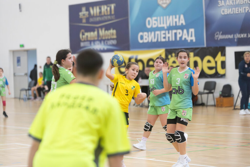 Хандбалистки на свиленград godishnite handbalistki svilengrad napraviha p 48 2026 новините от българия жените домакинстват на академик – пу от 15:00 часа в спортната зала на свиленград се проведе турнир по хандбал за... 11-годишните хандбалистки на свиленград направиха победа и загуба /снимки/ 2026 българия новините balgarianovinite. Com 2026-02-15 15:00:49 хандбалистки на свиленград 11-годишните хандбалистки на свиленград направиха победа и загуба /снимки/ 2026 информационна агенция за разследваща журналистика и разследващ репортаж бургас, българия