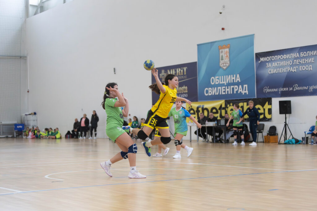 Хандбалистки на свиленград godishnite handbalistki svilengrad napraviha p 51 2026 новините от българия жените домакинстват на академик – пу от 15:00 часа в спортната зала на свиленград се проведе турнир по хандбал за... 11-годишните хандбалистки на свиленград направиха победа и загуба /снимки/ 2026 българия новините balgarianovinite. Com 2026-02-15 15:00:49 хандбалистки на свиленград 11-годишните хандбалистки на свиленград направиха победа и загуба /снимки/ 2026 информационна агенция за разследваща журналистика и разследващ репортаж бургас, българия