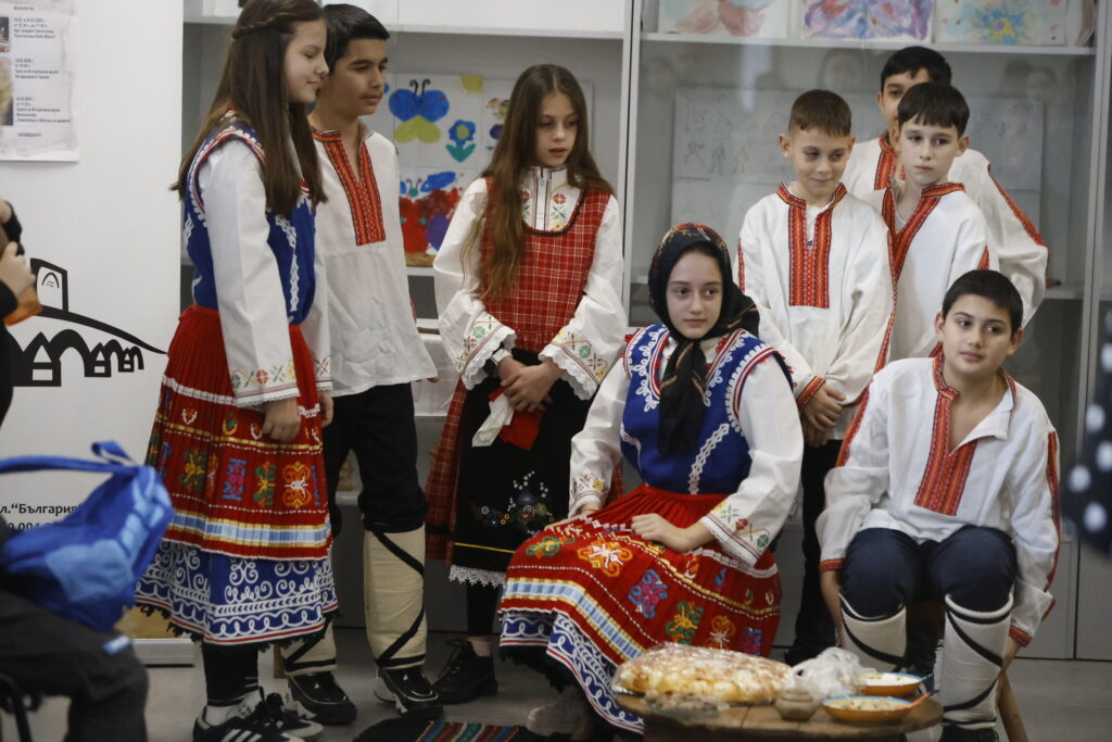 Исторически музей свиленград istoricheski muzey svilengrad varna kam zhivot 7 2026 новините от българия исторически музей – свиленград върна към живот една от най-колоритните традиции на тракия – карнавала, съчетаващ... Исторически музей – свиленград върна към живот една от най-колоритните традиции на тракия – карнавала 2026 българия новините balgarianovinite. Com 2026-02-20 15:50:41 исторически музей свиленград исторически музей – свиленград върна към живот една от най-колоритните традиции на тракия – карнавала 2026 информационна агенция за разследваща журналистика и разследващ репортаж бургас, българия