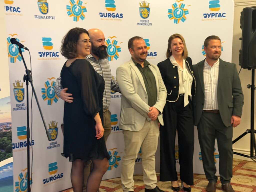 Burgas obshtina burgas vrachi vtorite godishni nagrad 7 2026 новините от българия община бургас връчи вторите годишни награди в сферата на туризма. Церемонията се проведе в гранд хотел и спа... Община бургас връчи вторите годишни награди в сферата на туризма 2026 българия новините balgarianovinite. Com 2026-02-26 11:53:59 burgas община бургас връчи вторите годишни награди в сферата на туризма 2026 информационна агенция за разследваща журналистика и разследващ репортаж бургас, българия