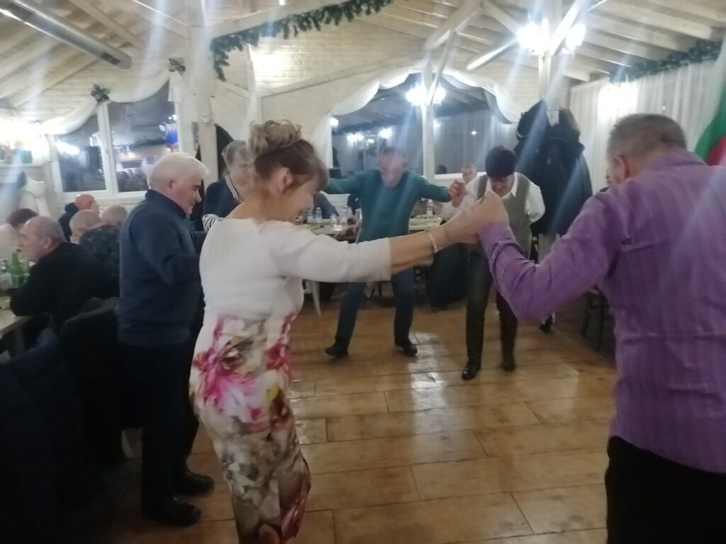 Полковник васил василев polkovnik vasil vasilev preizbran predsedatel 7 2026 новините от българия о. З. Полковник васил василев бе преизбран за председател на запасното войнство в свиленград. Това стана снощи,... Полковник васил василев бе преизбран за председател на свиленградската организация на съюза на офицерите и сержантите от запаса и резерва 2026 българия новините balgarianovinite. Com 2026-02-20 15:28:41 полковник васил василев полковник васил василев бе преизбран за председател на свиленградската организация на съюза на офицерите и сержантите от запаса и резерва 2026 информационна агенция за разследваща журналистика и разследващ репортаж бургас, българия