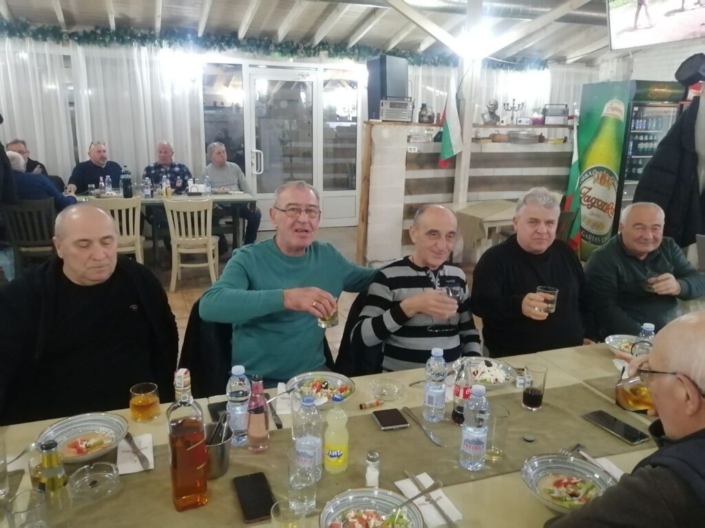 Полковник васил василев polkovnik vasil vasilev preizbran predsedatel 8 2026 новините от българия о. З. Полковник васил василев бе преизбран за председател на запасното войнство в свиленград. Това стана снощи,... Полковник васил василев бе преизбран за председател на свиленградската организация на съюза на офицерите и сержантите от запаса и резерва 2026 българия новините balgarianovinite. Com 2026-02-20 15:28:41 полковник васил василев полковник васил василев бе преизбран за председател на свиленградската организация на съюза на офицерите и сержантите от запаса и резерва 2026 информационна агенция за разследваща журналистика и разследващ репортаж бургас, българия