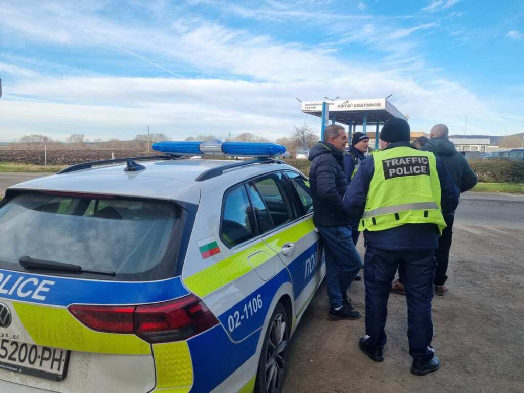 Ремонт на пътя protest iskane remont patya burgas kableshkovo 5 2026 новините от българия жители на каблешково на протест заради пътя към слънчев бряг, готови са да го блокират жители на град каблешково... Протест с искане за ремонт на пътя бургас- каблешково 2026 българия новините balgarianovinite. Com 2026-02-24 07:14:29 ремонт на пътя протест с искане за ремонт на пътя бургас- каблешково 2026 информационна агенция за разследваща журналистика и разследващ репортаж бургас, българия