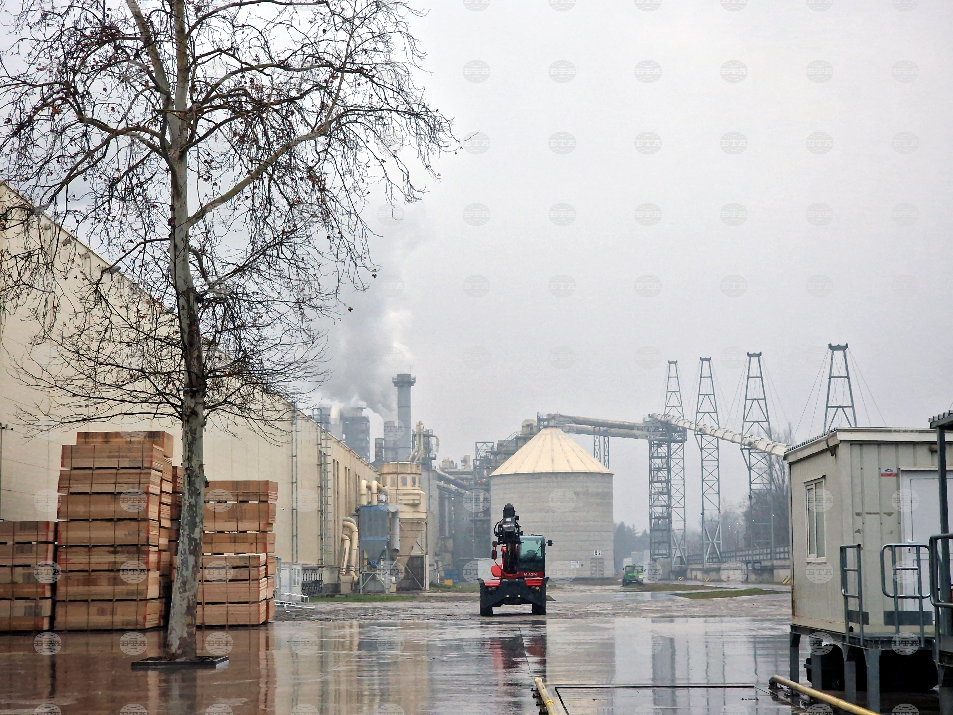 Veliko tarnovo riew regulator gets complaints about bad smells aft 2026 world news from bulgaria balgarianovinite. Com a day after the start of operations at kronospan's medium-density fibreboard (mdf) panels in... Regulator gets complaints about bad smells after factory relaunches production line 2026 българия новините balgarianovinite. Com 2026-02-27 18:54:59 veliko tarnovo riew regulator gets complaints about bad smells after factory relaunches production line 2026 investigative journalism and investigative reporting news agency burgas bulgaria