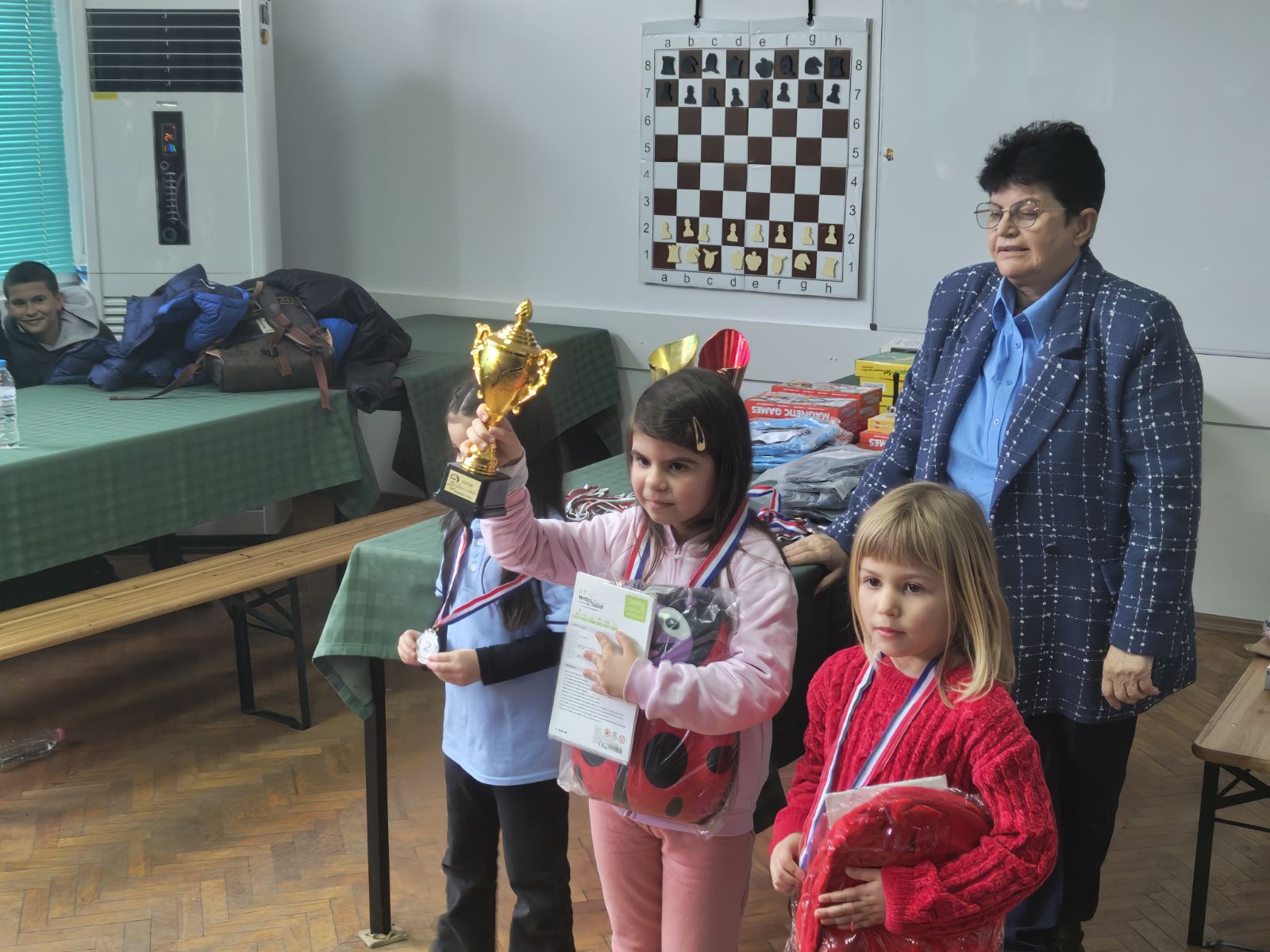 Купа васил левски slivenskite shahmatisti medala kupa vasil levs 3 2026 новините от българия състезателите на сливенските шахматни клубове се представиха блестящо на детския шахматен турнир купа „васил... Сливенските шахматисти с 8 медала от купа „васил левски“ – казанлък 2026 българия новините balgarianovinite. Com 2026-02-23 16:30:12 купа васил левски сливенските шахматисти с 8 медала от купа „васил левски“ – казанлък 2026 информационна агенция за разследваща журналистика и разследващ репортаж бургас, българия