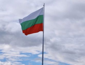 Страцин издигна 16-метров stratsin izdigna metrov pilon balgarskoto znam 1 2026 новините от българия българският трибагреник бе издигнат на 16-метров пилон в поморийското село страцин. И се превърна в ясен пример за... Страцин издигна 16-метров пилон с българското знаме в чест на 3 март 2026 българия новините balgarianovinite. Com 2026-02-25 13:50:08 страцин издигна 16-метров страцин издигна 16-метров пилон с българското знаме в чест на 3 март 2026 информационна агенция за разследваща журналистика и разследващ репортаж бургас, българия