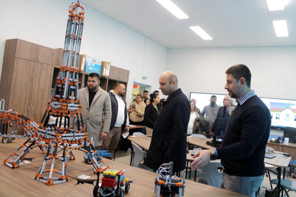 Модерни stem кабинети svilengradskoto lyuben karavelov veche polzva 1 2026 новините от българия модерни stem кабинети по математически и природни науки, създадени в оу „любен каравелов”, гр. Свиленград, бяха... Свиленградското оу „любен каравелов“ вече ползва модерни stem кабинети по математически и природни науки 2026 българия новините balgarianovinite. Com 2026-02-23 12:33:26 модерни stem кабинети свиленградското оу „любен каравелов“ вече ползва модерни stem кабинети по математически и природни науки 2026 информационна агенция за разследваща журналистика и разследващ репортаж бургас, българия