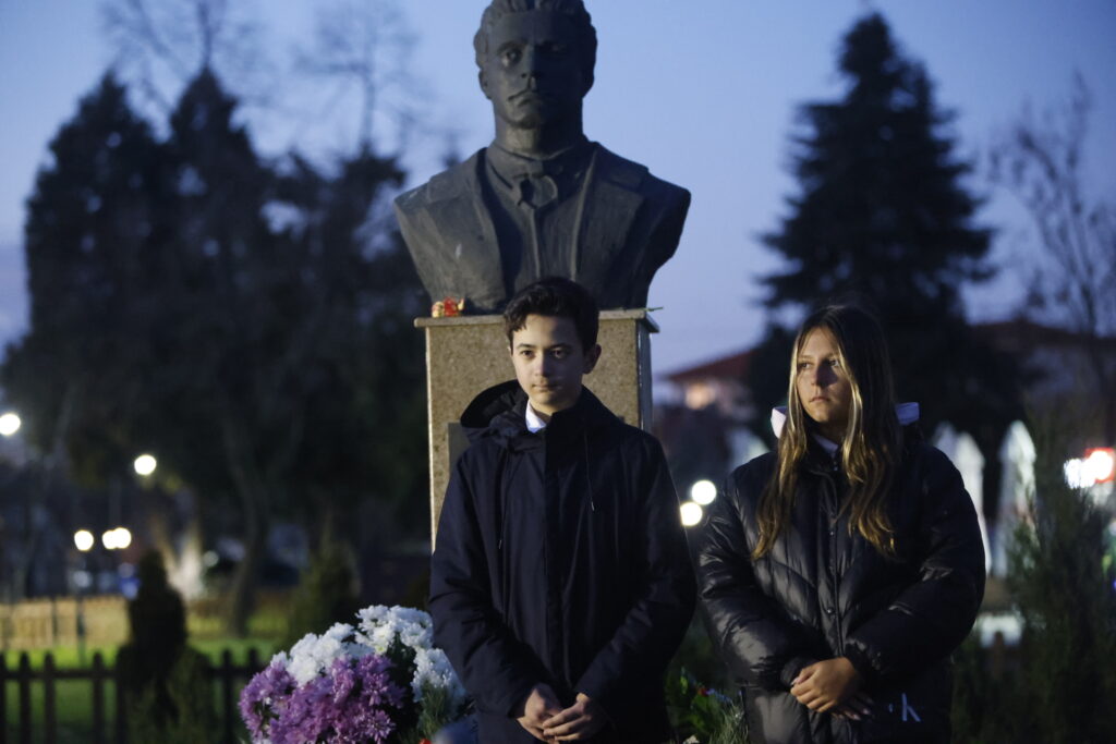 Поклонение в памет tarzhestveno poklonenie pamet vasil levski pro 17 2026 новините от българия тържествено поклонение в памет на васил левски се проведе тази вечер пред паметника на героя в свиленград. В... Тържествено поклонение в памет на васил левски се проведе в свиленград 2026 българия новините balgarianovinite. Com 2026-02-18 23:53:45 поклонение в памет тържествено поклонение в памет на васил левски се проведе в свиленград 2026 информационна агенция за разследваща журналистика и разследващ репортаж бургас, българия