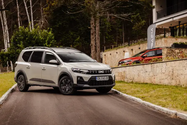 Dacia test tseni nay praktichnata leka kola dacia 20 1 2026 новините от българия dacia jogger претърпя значително обновяване, а през изминалите дни, ние имахме възможност да тестваме последния... Тест и бг цени на най-практичната лека кола на dacia 2026 българия новините balgarianovinite. Com 2026-02-25 10:54:41 dacia тест и бг цени на най-практичната лека кола на dacia 2026 информационна агенция за разследваща журналистика и разследващ репортаж бургас, българия