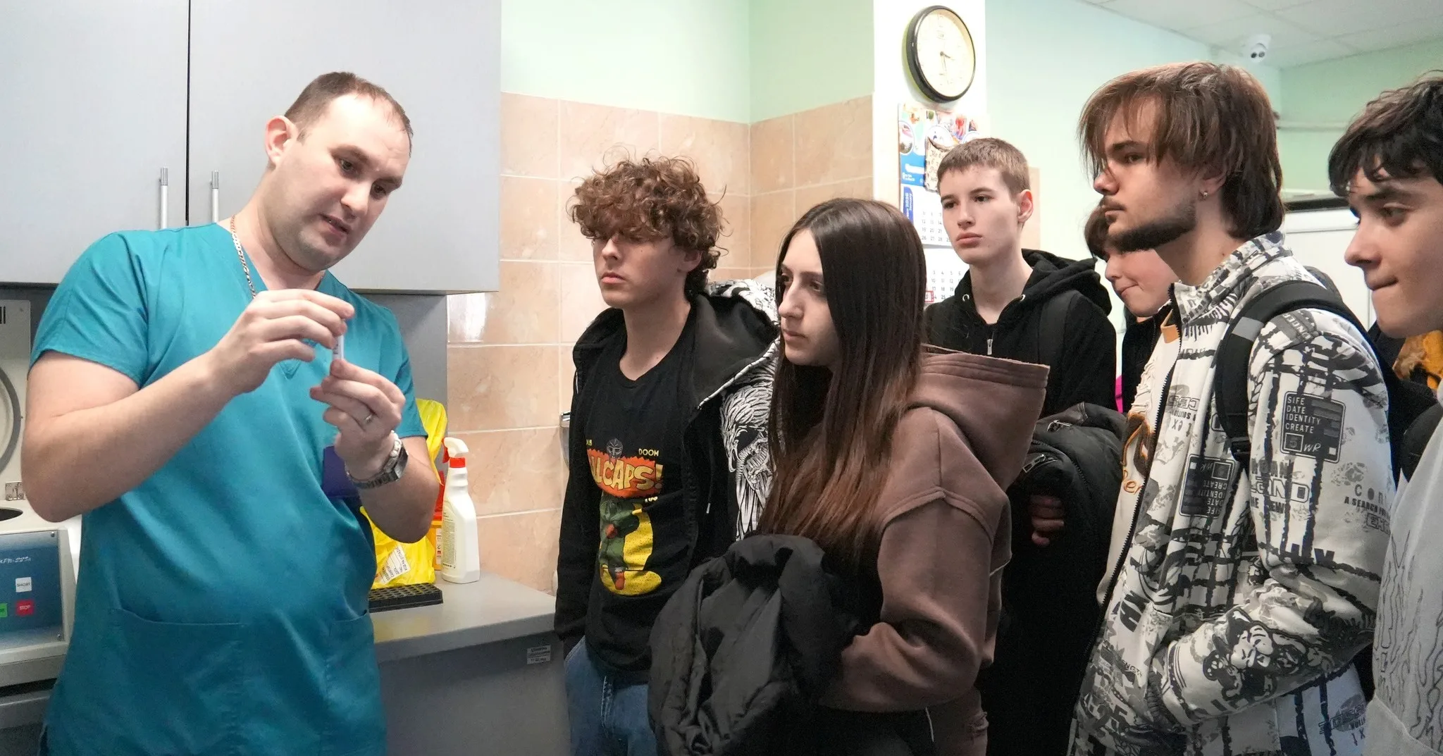 Лечебни заведения медика uchenitsi klub interesi intelekt kam pgee apos 1 2026 новините от българия ученици от клуб по интереси „интелект“ към пгее „апостол арнаудов“ – русе посетиха днес лечебни заведения... Ученици от клуб по интереси „интелект“ към пгее „апостол арнаудов“ – русе посетиха днес лечебни заведения „медика“ 2026 българия новините balgarianovinite. Com 2026-02-23 18:55:20 лечебни заведения медика ученици от клуб по интереси „интелект“ към пгее „апостол арнаудов“ – русе посетиха днес лечебни заведения „медика“ 2026 информационна агенция за разследваща журналистика и разследващ репортаж бургас, българия