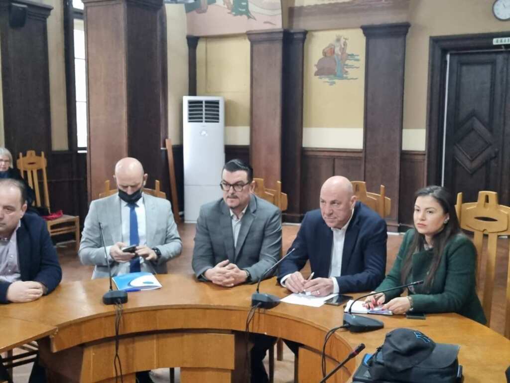 Консултациите за състава zapochnaha konsultatsiite sastava rik burgas s 2 2026 новините от българия в областна управа в бургас започнаха консултациите за състава на рик бургас за предстоящите парламентарни избори,... Започнаха консултациите за състава на рик бургас /снимки/ 2026 българия новините balgarianovinite. Com 2026-02-22 11:22:00 консултациите за състава започнаха консултациите за състава на рик бургас /снимки/ 2026 информационна агенция за разследваща журналистика и разследващ репортаж бургас, българия