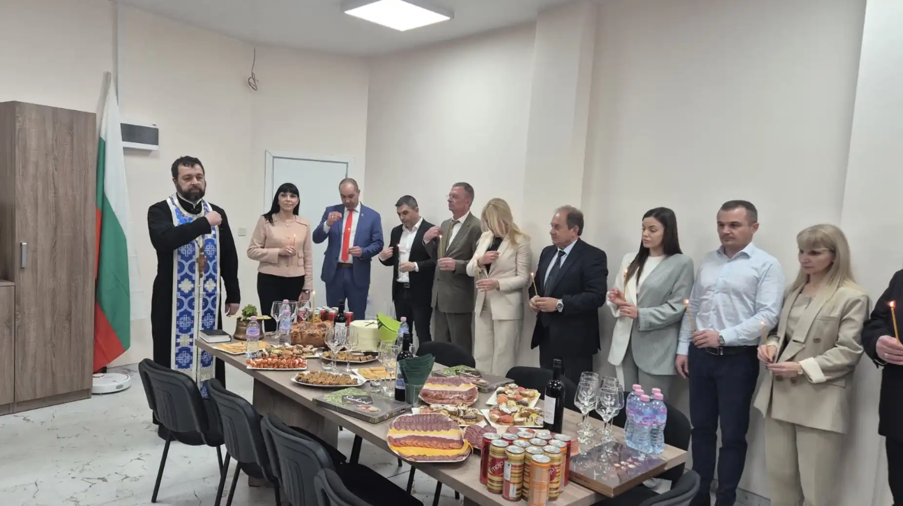 D0bfd180d0bed0b3d180d0b5d181d0b8d0b2d0bdd0b0 d0b1d18ad0bbd0b3d0b0d180d0b8d18f d0bed182d0bad180d0b8 d0bdd0bed0b2 d0bed184 2026 новините от българия политическа формация „прогресивна българия“ официално откри своя нов офис в град русе. Помещението се намира на... „прогресивна българия“ откри нов офис в русе с водосвет и заявка за нова политическа енергия 2026 българия новините balgarianovinite. Com 2026-03-26 13:33:26 „прогресивна българия“ откри нов офис в русе с водосвет и заявка за нова политическа енергия 2026 информационна агенция за разследваща журналистика и разследващ репортаж бургас, българия