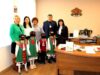Деца и ученици от Микрево посетиха кмета на община Струмяни с послания за доброта, традиции и уважение 2026 Деца и ученици от Микрево посетиха кмета на община Струмяни с послания за доброта, традиции и уважение 2026