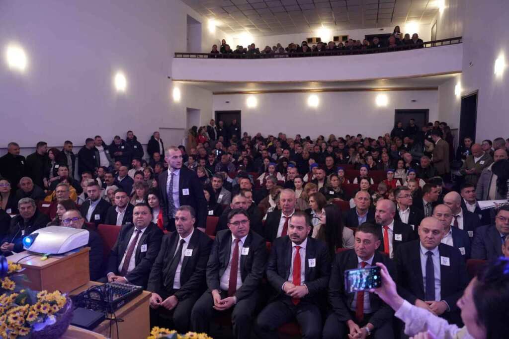Dps izprevari vsichki sas silen start kampaniy 1 2026 новините от българия калин стоянов поведе партията към изборите с отчет за много свършена работа и послание за близост до... Дпс изпревари всички със силен старт на кампанията в област бургас 2026 българия новините balgarianovinite. Com 2026-03-23 08:12:00 дпс изпревари всички със силен старт на кампанията в област бургас 2026 информационна агенция за разследваща журналистика и разследващ репортаж бургас, българия