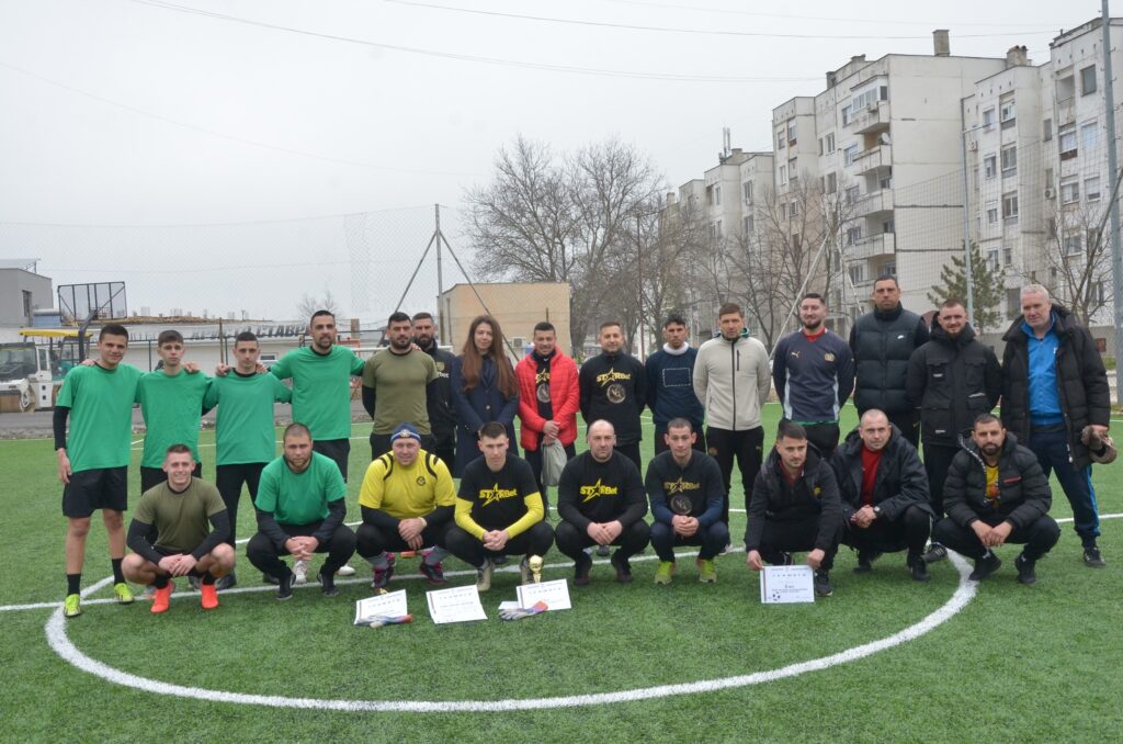 Futbolistite topolovgradskiya all stars dariha 1 2026 новините от българия футболният отбор all stars, от тополовград, се представи достойно на традиционния турнир по футбол на малки... Футболистите на тополовградския all stars дариха наградата си в помощ на гери 2026 българия новините balgarianovinite. Com 2026-03-01 17:55:13 футболистите на тополовградския all stars дариха наградата си в помощ на гери 2026 информационна агенция за разследваща журналистика и разследващ репортаж бургас, българия