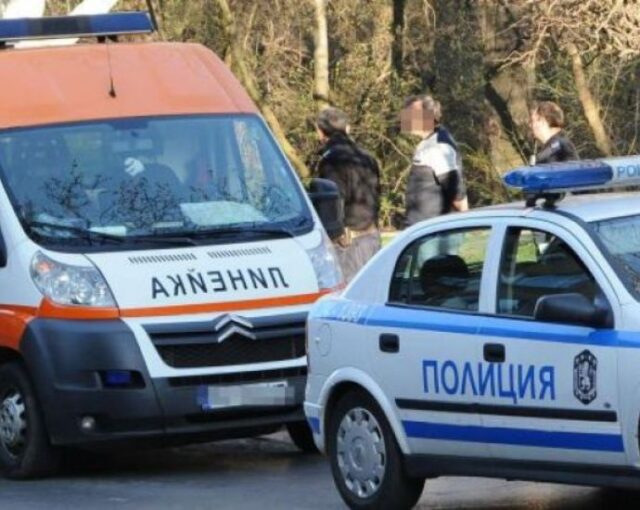 Кола се заби в оградата на къща в странджанското с. Дюлево, трупът на мъж е открит в нея 2026