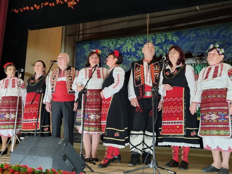 Mart selo obnova tarzhestveno beshe otbelyazan 2 2026 новините от българия на 3 март в село обнова тържествено беше отбелязан националният празник на българия. Жители и гости на селото се... На 3 март в село обнова тържествено беше отбелязан националният празник на българия 2026 българия новините balgarianovinite. Com 2026-03-04 14:26:13 на 3 март в село обнова тържествено беше отбелязан националният празник на българия 2026 информационна агенция за разследваща журналистика и разследващ репортаж бургас, българия