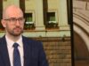 Министър Клисурски: Ако цените на горивата продължат да растат – всичко ще поскъпне, подготвяме енергийни помощи за бизнеса 2026 Министър Клисурски: Ако цените на горивата продължат да растат - всичко ще поскъпне, подготвяме енергийни помощи за бизнеса 2026