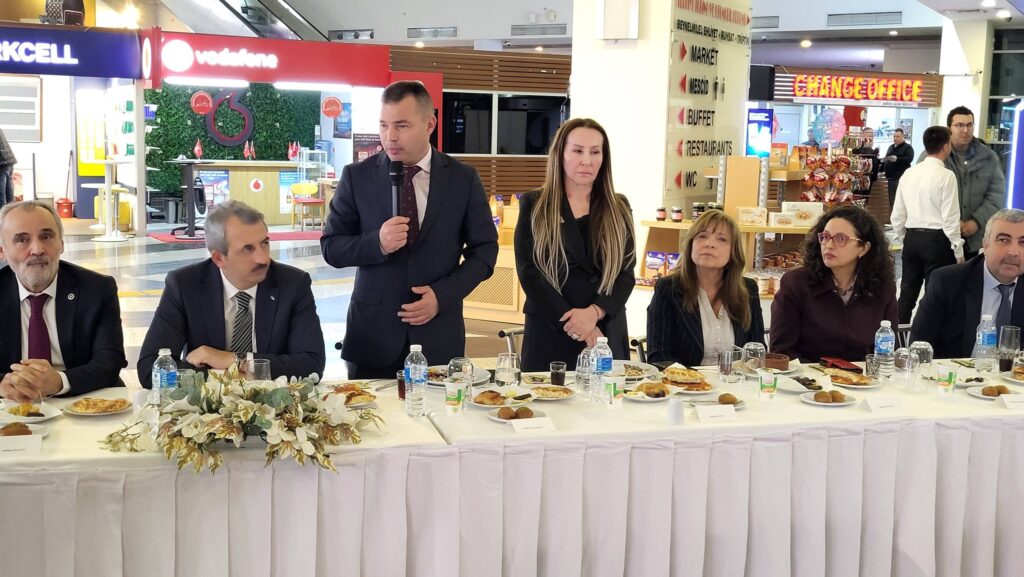 Povod sveshteniya mesets ramazan gkpp kapakule 22 2026 новините от българия по повод свещения месец рамазан на гкпп „капъкуле“ се проведе традиционната празнична вечеря ифтар, организирана... По повод свещения месец рамазан на гкпп „капъкуле“ се проведе традиционната празнична вечеря ифтар 2026 българия новините balgarianovinite. Com 2026-03-17 21:13:43 по повод свещения месец рамазан на гкпп „капъкуле“ се проведе традиционната празнична вечеря ифтар 2026 информационна агенция за разследваща журналистика и разследващ репортаж бургас, българия
