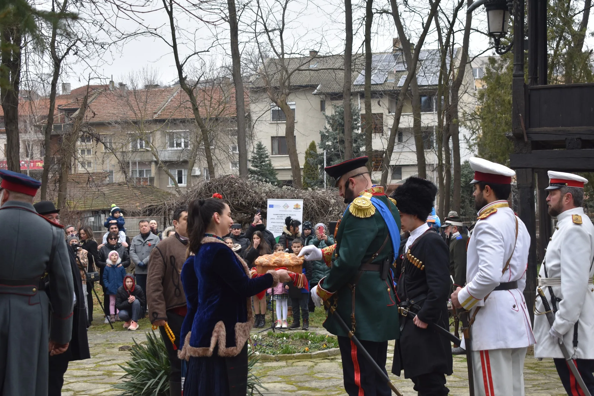 Стиховете със златни praznichnata programa byala pomni zapochna ist 1 2026 новините от българия празничната програма „бяла помни“ (01 – 02 март 2026 г. ) започна в исторически музей – гр. Бяла с възстановка... Празничната програма „бяла помни“ започна в исторически музей – бяла с възстановка „царят в бяла“ и рецитал „стиховете със златни букви в българската литература“ 2026 българия новините balgarianovinite. Com 2026-03-01 12:02:34 стиховете със златни празничната програма „бяла помни“ започна в исторически музей – бяла с възстановка „царят в бяла“ и рецитал „стиховете със златни букви в българската литература“ 2026 информационна агенция за разследваща журналистика и разследващ репортаж бургас, българия